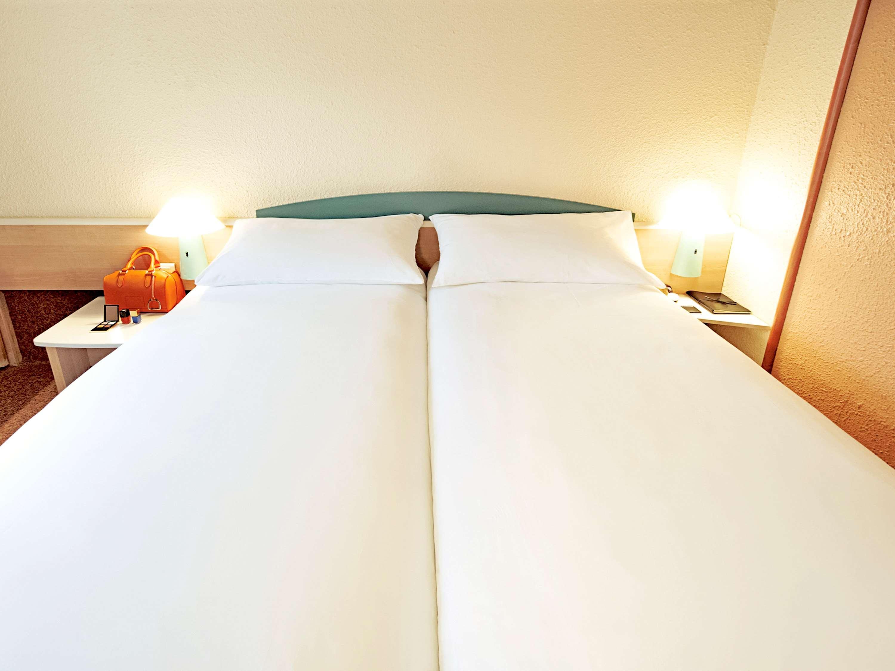 Ibis Hauptbahnhof Hotel 2*